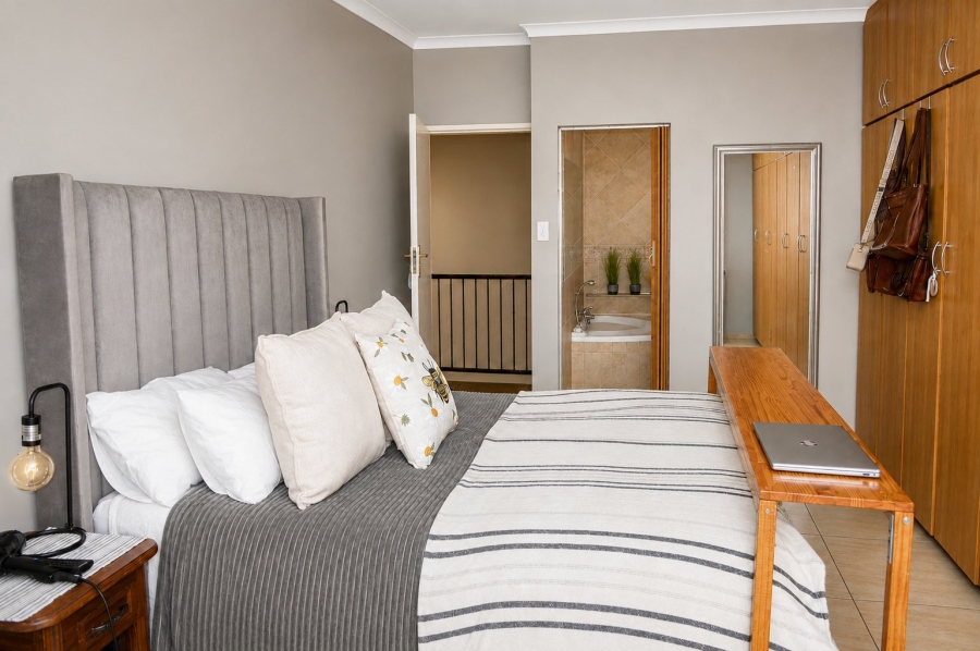 3 Bedroom Property for Sale in Flamwood North West